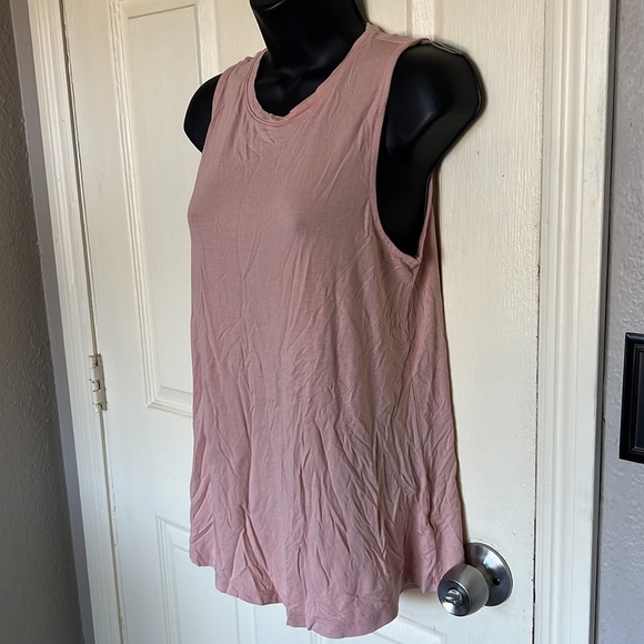 Pink top - Picture 2 of 3